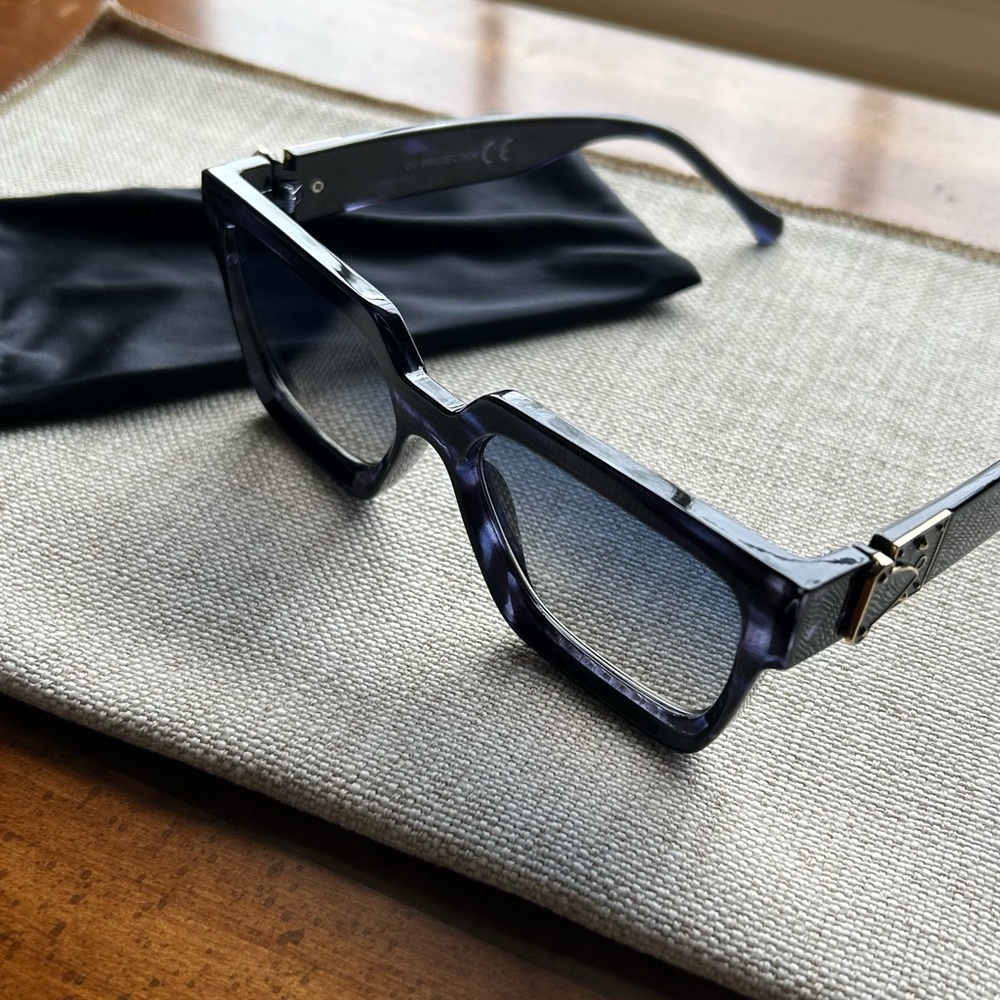 NEW Fashion Sunglasses Modern yet timeless!!